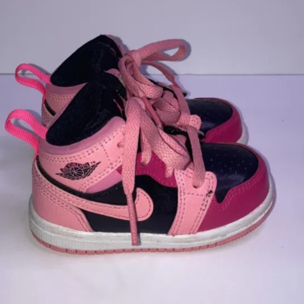 Nike Kids Sneakers - Pink and Black